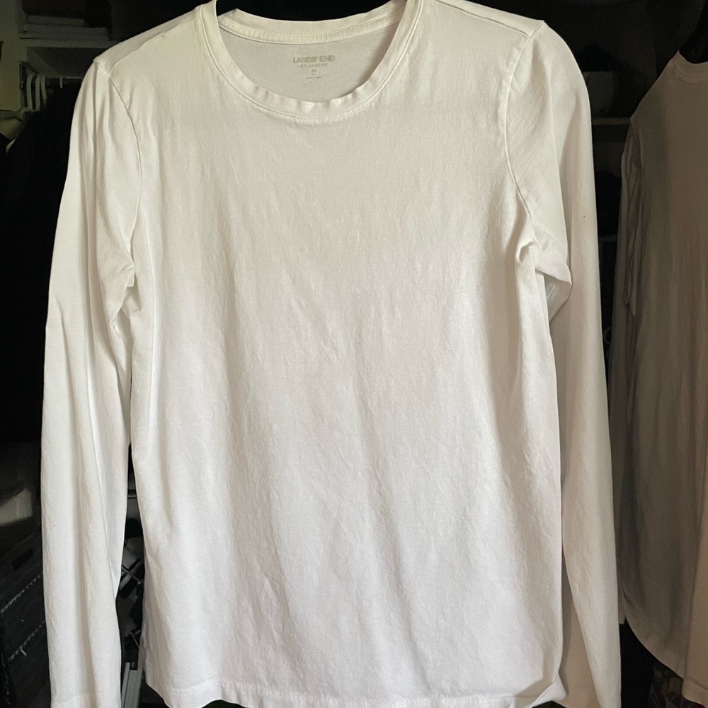 White long sleeved t shirt